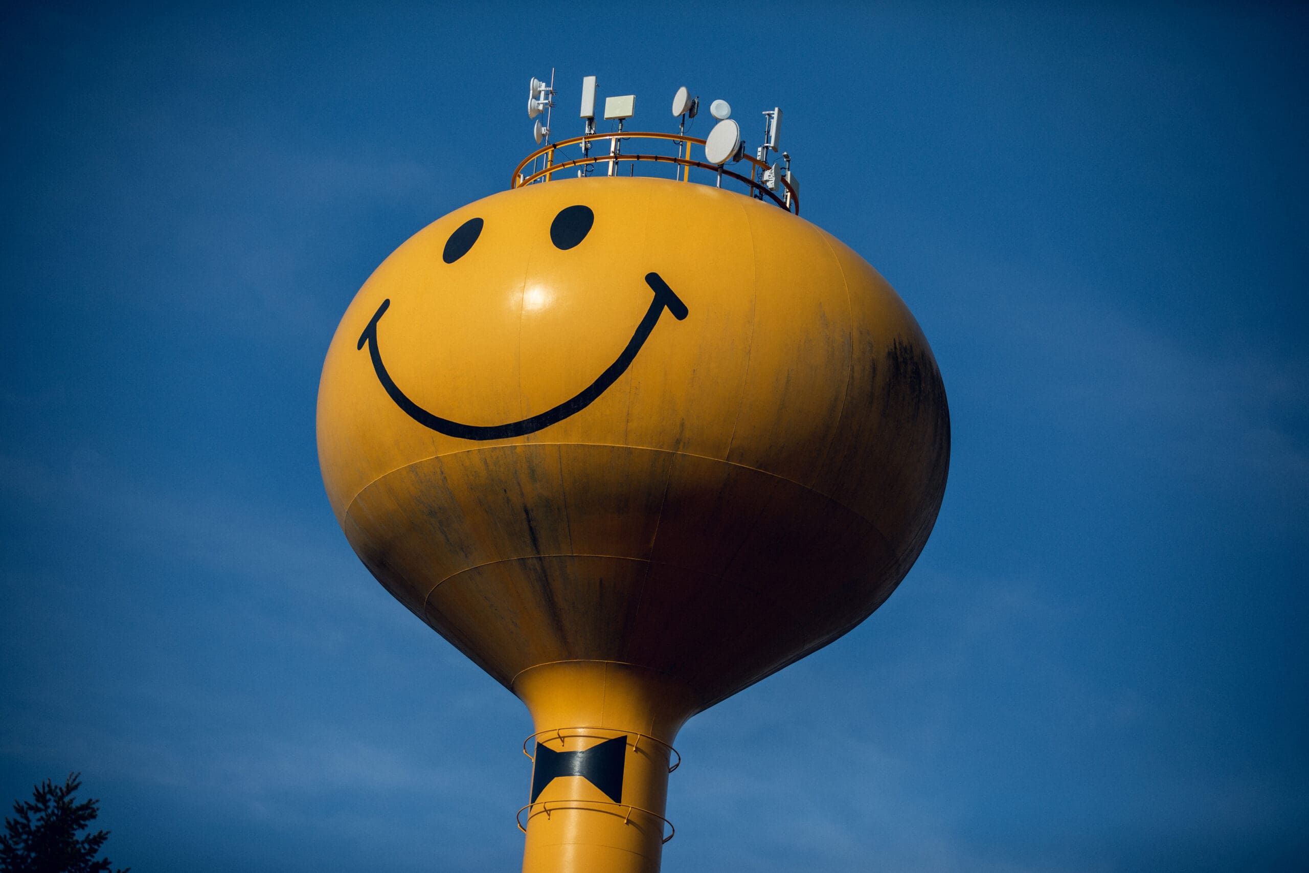 Water tower in Ashley, Indiana